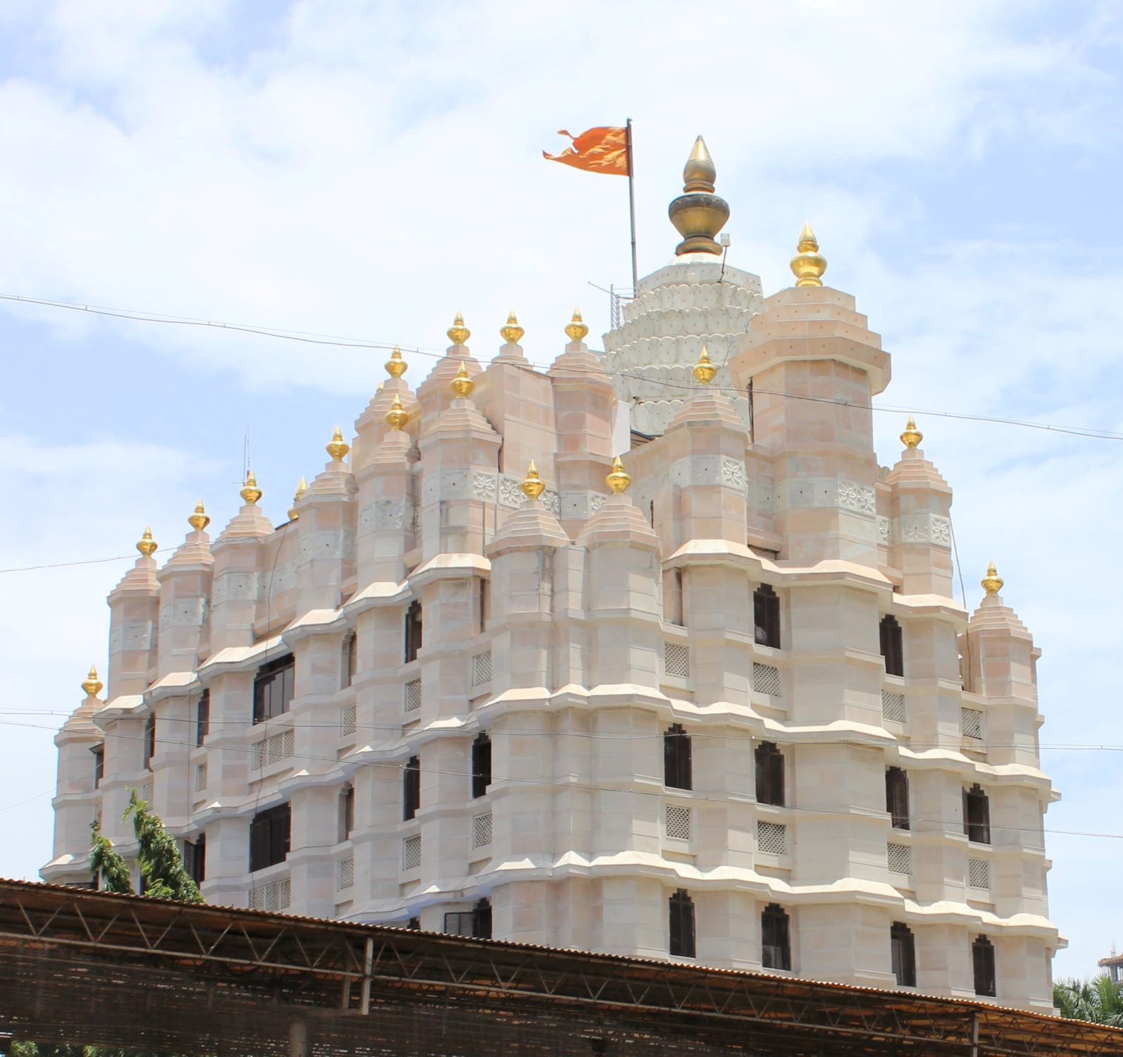 Exploring the Enchanting Siddhivinayak Temple in Maharashtra
